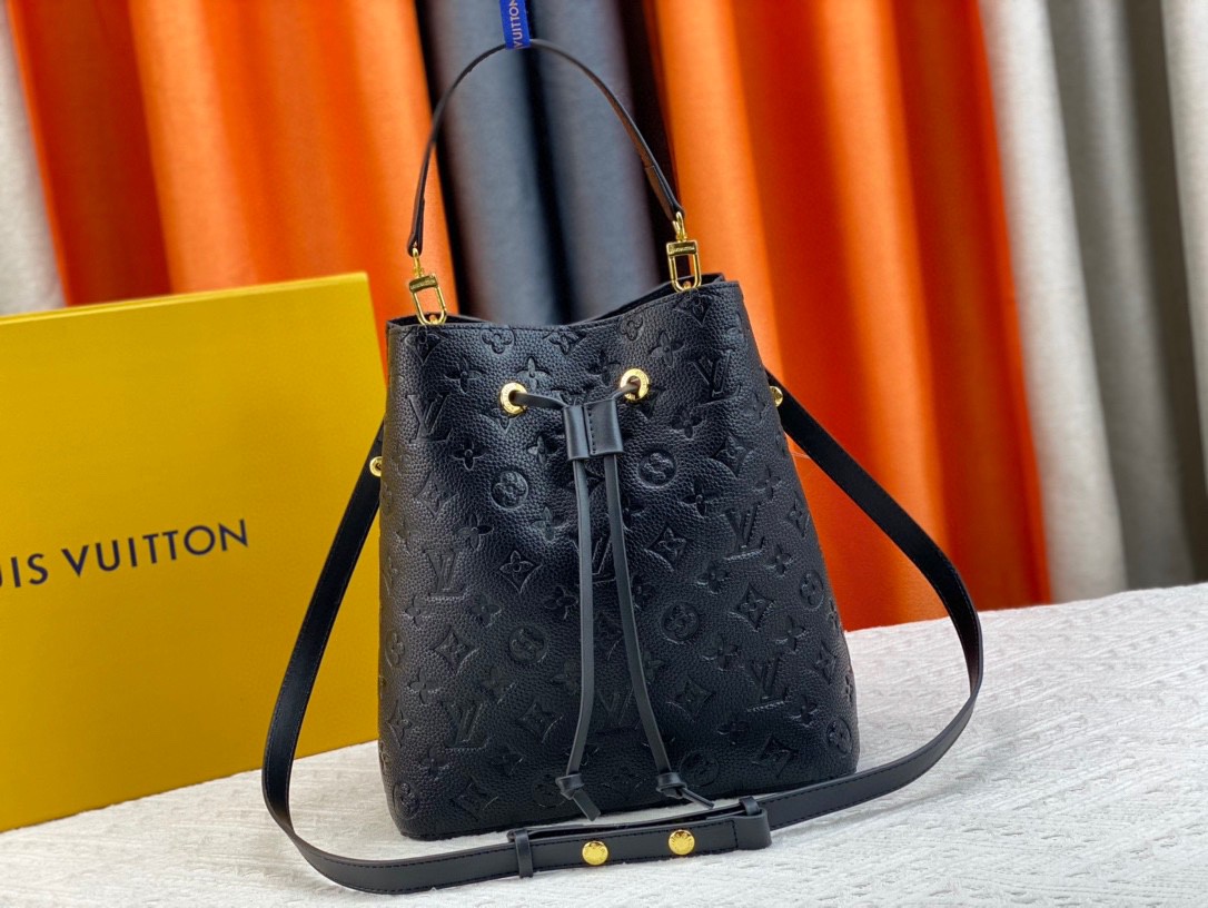 LV bag 526
